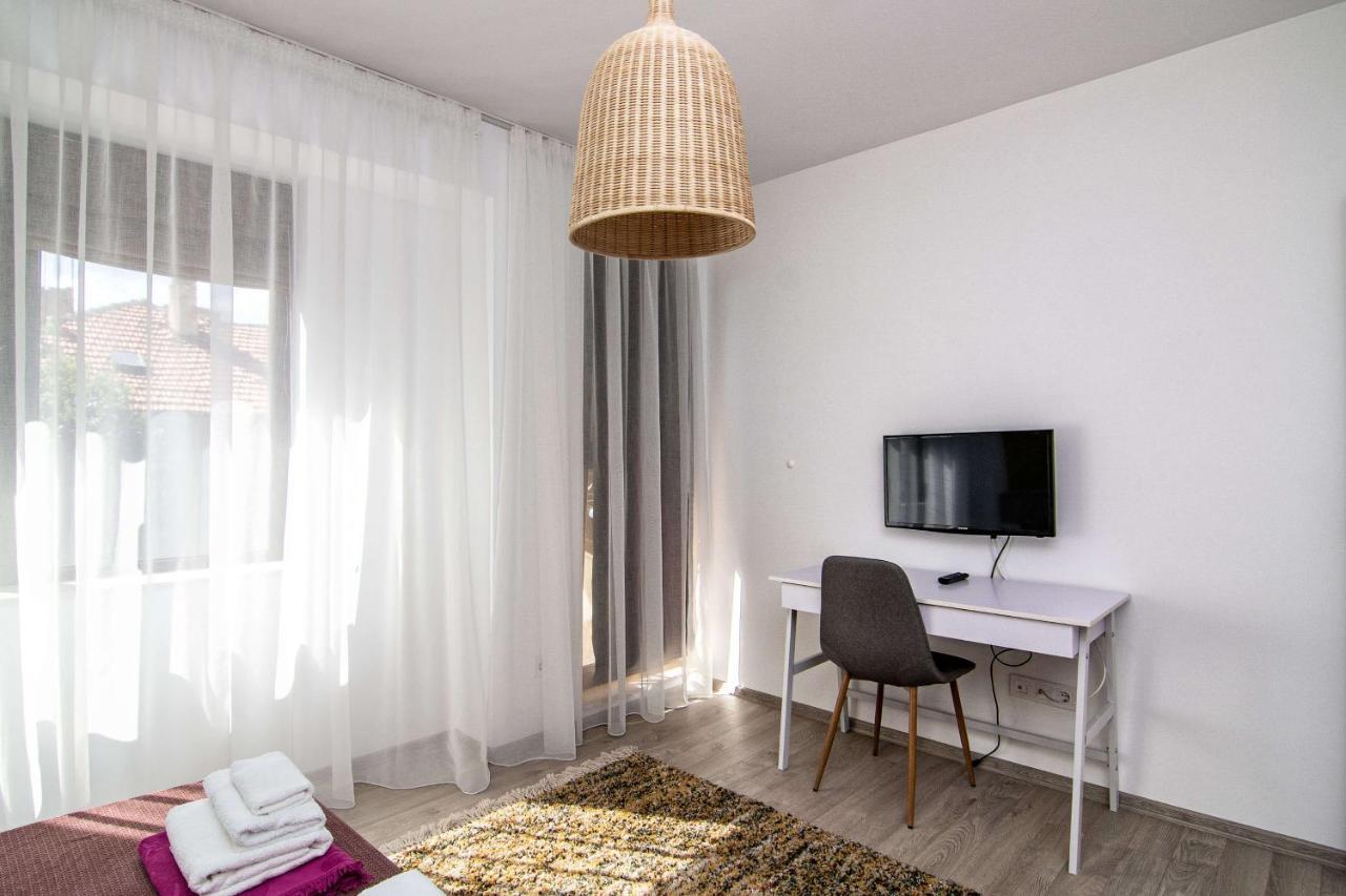 Luxury City Center Two Bedroom Apartment Close To Beach Varna Exterior foto