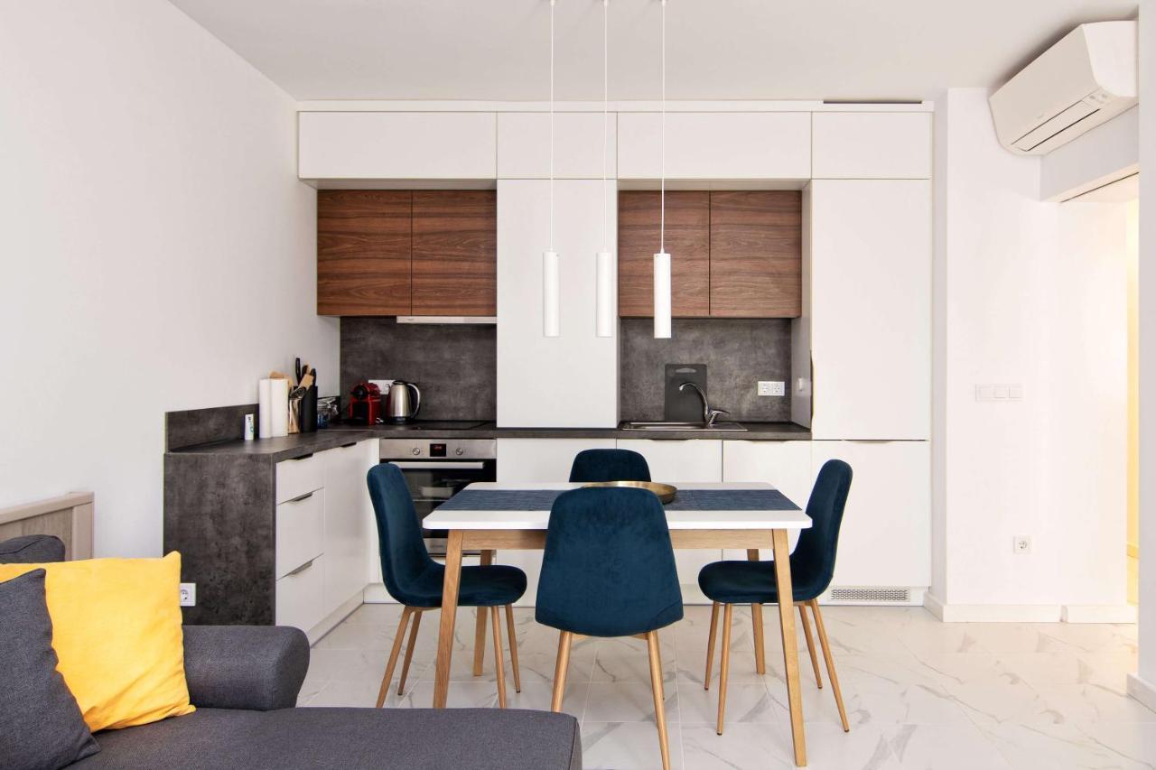 Luxury City Center Two Bedroom Apartment Close To Beach Varna Exterior foto